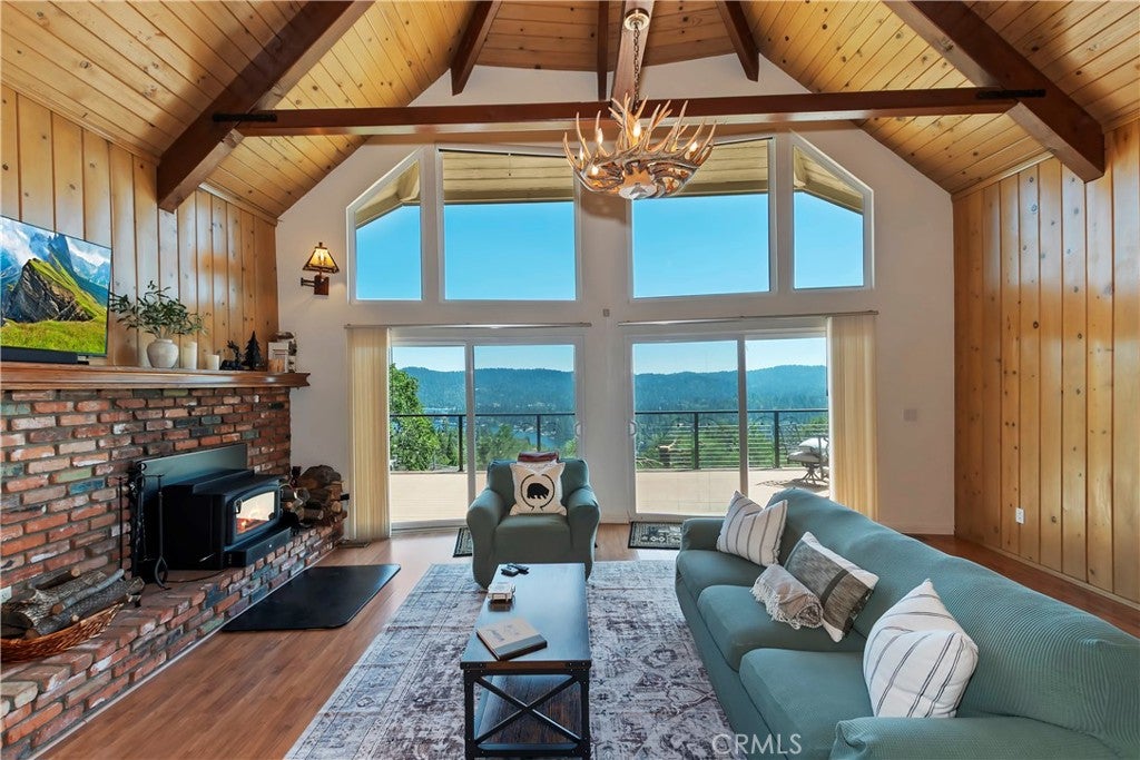 Lake Arrowhead, California, 92352, United States, 3 Bedrooms Bedrooms, ,3 BathroomsBathrooms,Residential,Active,1952988