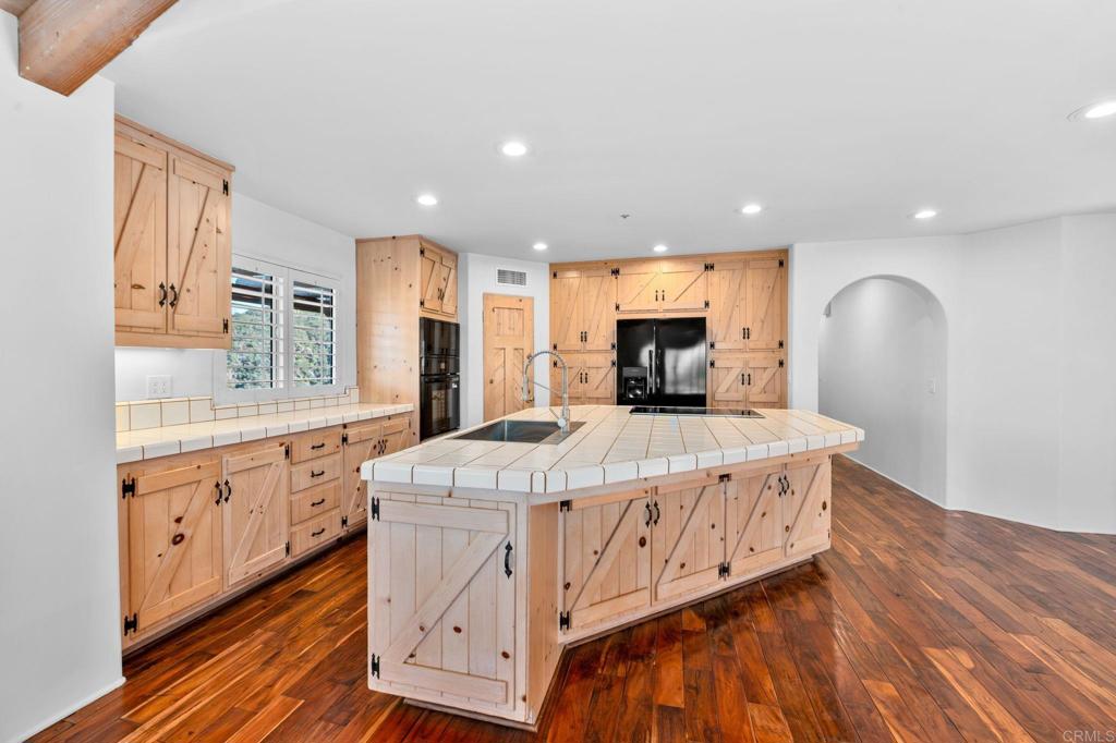 Escondido, California, 92026, United States, 3 Bedrooms Bedrooms, ,2 BathroomsBathrooms,Residential,Active,1972147