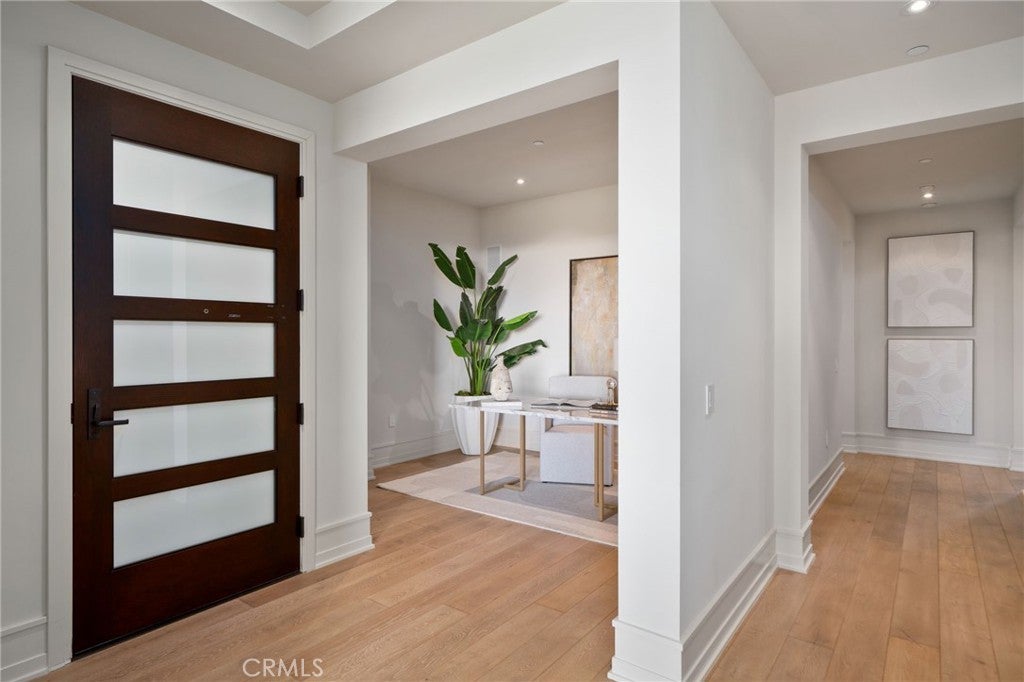 Newport Beach, California, 92660, United States, 2 Bedrooms Bedrooms, ,3 BathroomsBathrooms,Residential,Active,2009419