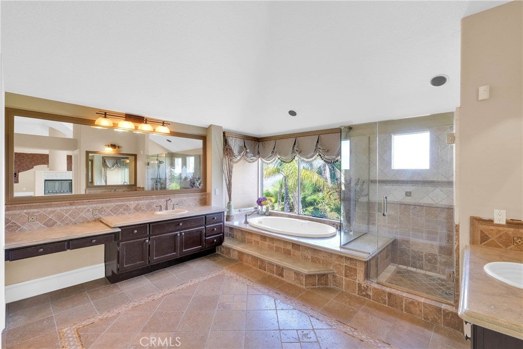 Walnut, California, 91789, United States, 5 Bedrooms Bedrooms, ,5 BathroomsBathrooms,Residential,Active,1952624