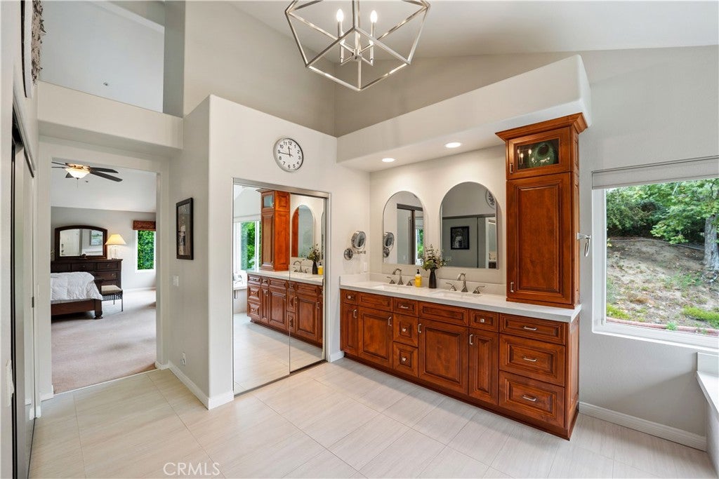 Granada Hills, California, 91344, United States, 5 Bedrooms Bedrooms, ,3 BathroomsBathrooms,Residential,Active,1952998