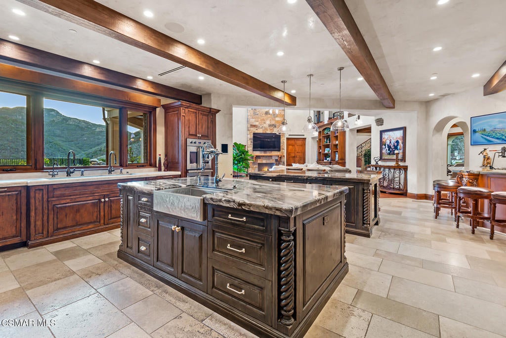 Thousand Oaks, California, 91361, United States, 7 Bedrooms Bedrooms, ,13 BathroomsBathrooms,Residential,Active,1748234