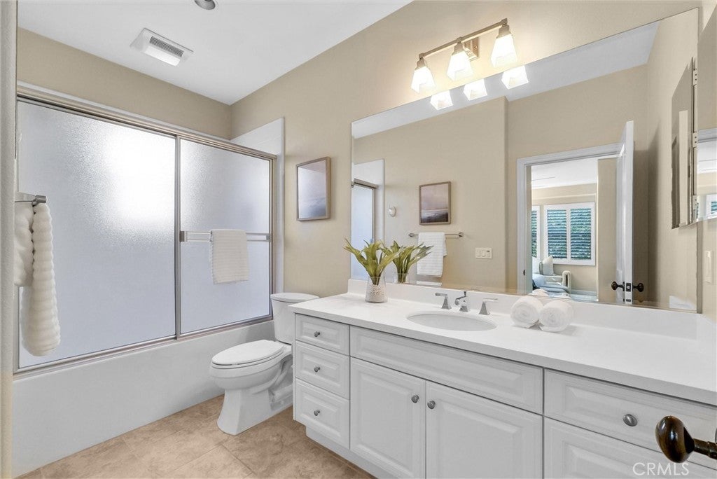 Irvine, California, 92620, United States, 4 Bedrooms Bedrooms, ,4 BathroomsBathrooms,Residential,Active,1986877