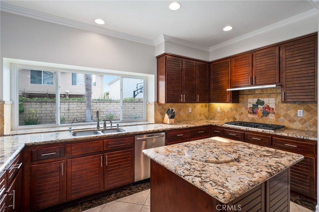 Cypress, California, 90630, United States, 4 Bedrooms Bedrooms, ,4 BathroomsBathrooms,Residential,Active,1945840