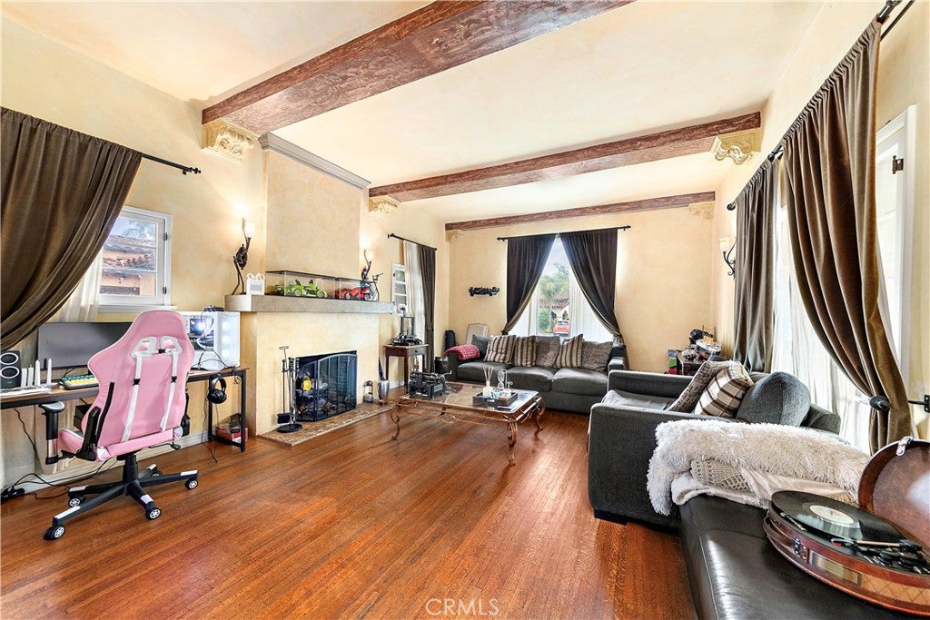 Los Angeles, California, 90035, United States, 3 Bedrooms Bedrooms, ,2 BathroomsBathrooms,Residential,Active,1922738