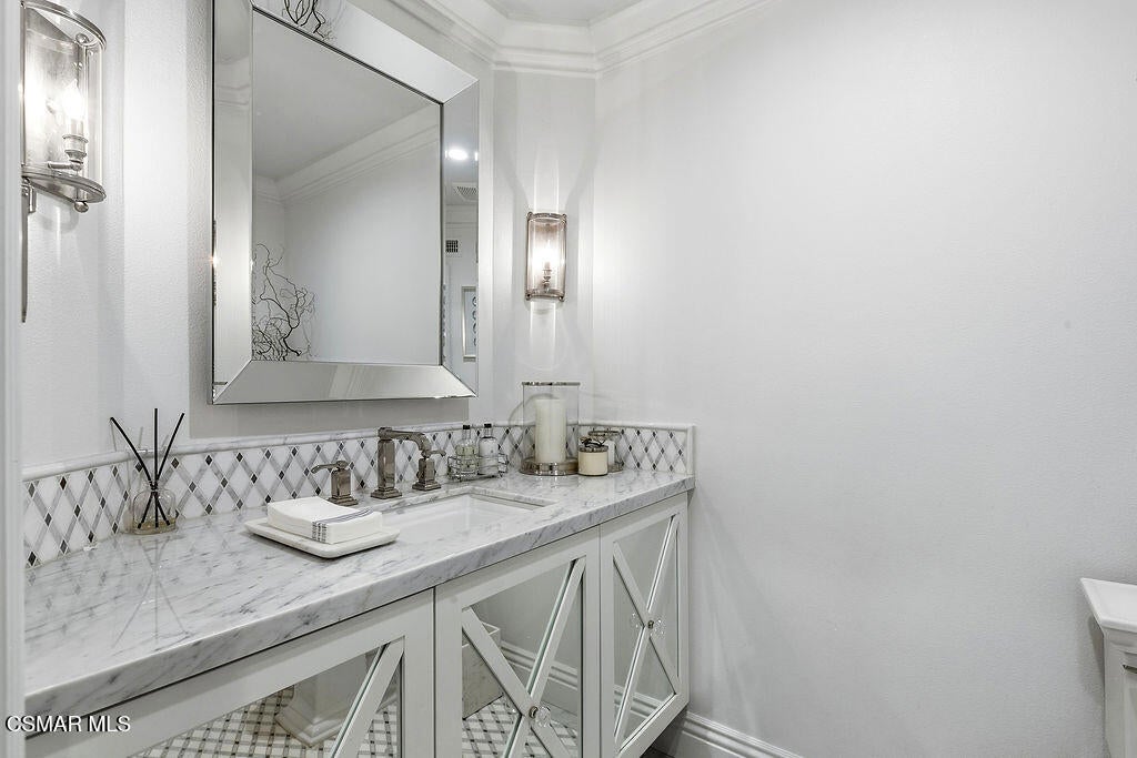 Westlake Village, California, 91362, United States, 6 Bedrooms Bedrooms, ,6 BathroomsBathrooms,Residential,Active,2031759