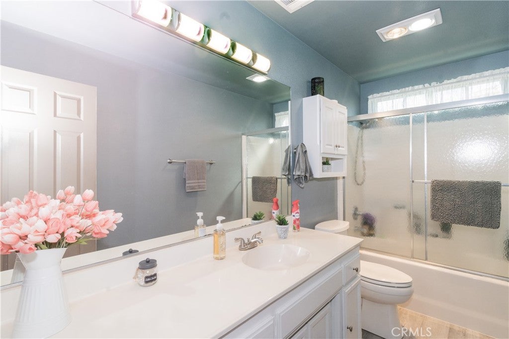 Paso Robles, California, 93446, United States, 3 Bedrooms Bedrooms, ,2 BathroomsBathrooms,Residential,Active,1985552