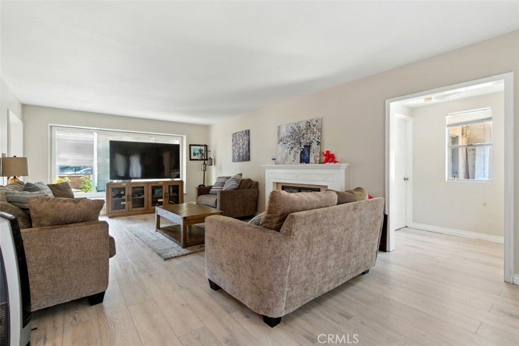 La Habra, California, 90631, United States, 6 Bedrooms Bedrooms, ,4 BathroomsBathrooms,Residential,Active,1929656