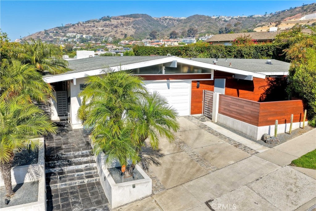 Dana Point, California, 92629, United States, 3 Bedrooms Bedrooms, ,2 BathroomsBathrooms,Residential,Active,1973342