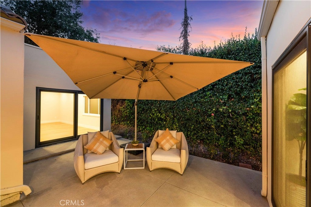Pasadena, California, 91107, United States, 5 Bedrooms Bedrooms, ,6 BathroomsBathrooms,Residential,Active,1941367