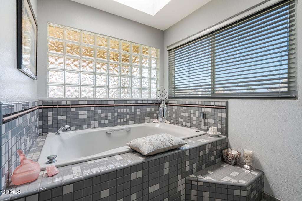 Oxnard, California, 93035, United States, 5 Bedrooms Bedrooms, ,4 BathroomsBathrooms,Residential,Active,1899886