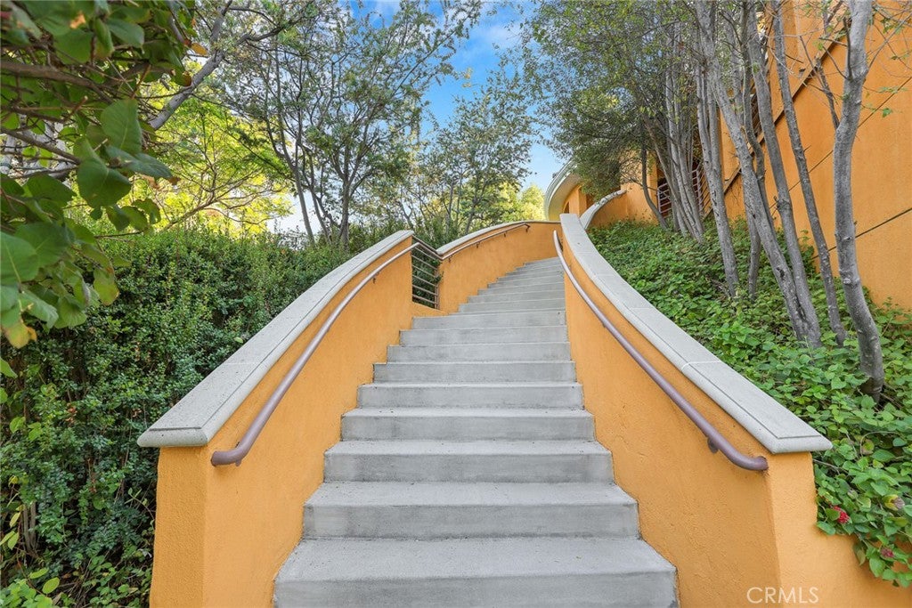 South Pasadena, California, 91030, United States, 4 Bedrooms Bedrooms, ,5 BathroomsBathrooms,Residential,Active,1968417