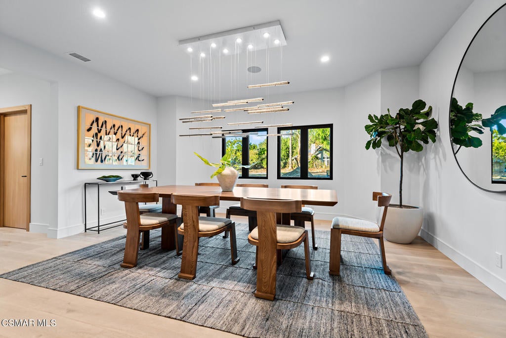 Westlake Village, California, 91362, United States, 5 Bedrooms Bedrooms, ,7 BathroomsBathrooms,Residential,Active,1985560