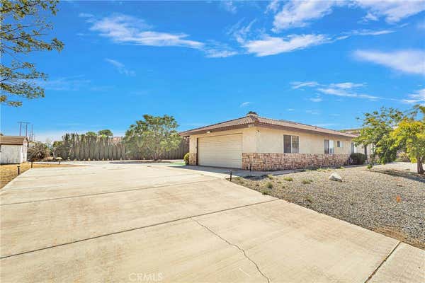 19180 PIMLICO RD, APPLE VALLEY, CA 92308, photo 4 of 8