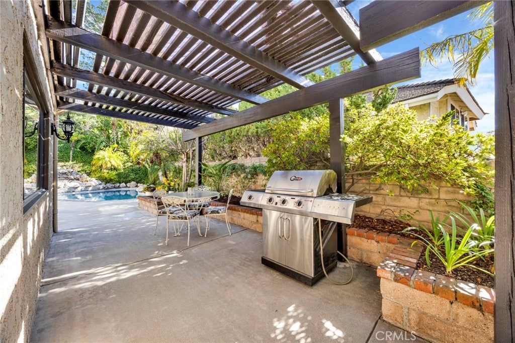 Glendale, California, 91206, United States, 4 Bedrooms Bedrooms, ,4 BathroomsBathrooms,Residential,Active,2012922