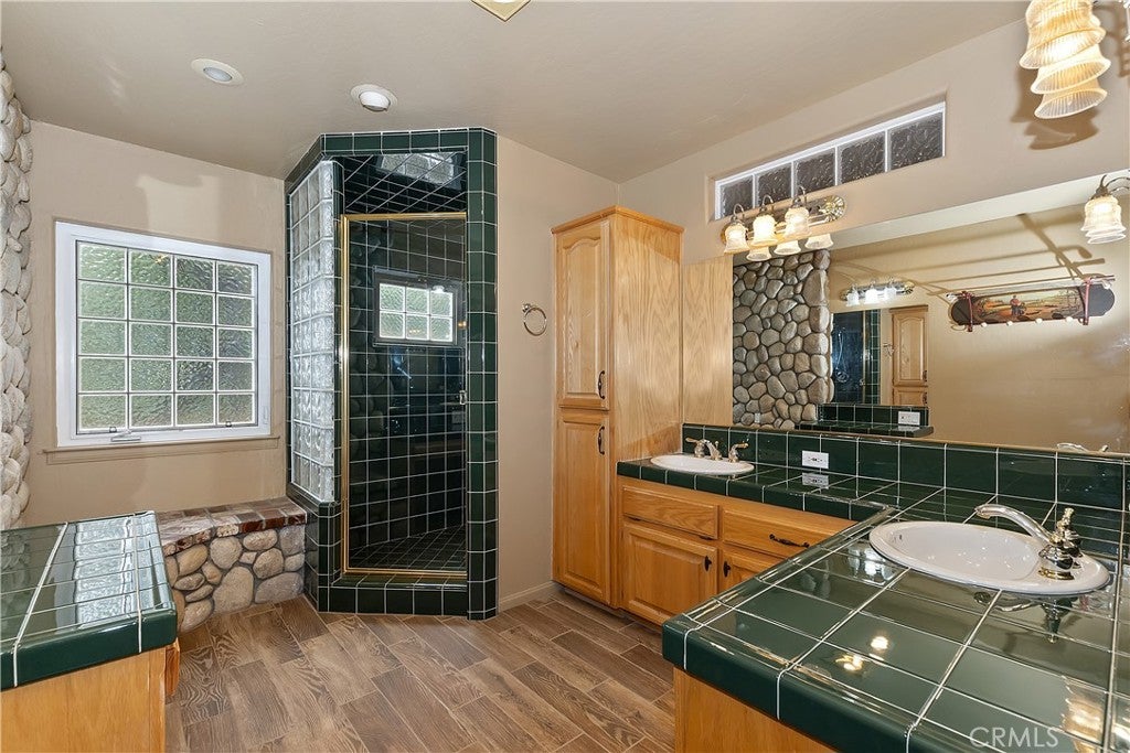 Lake Arrowhead, California, 92352, United States, ,5 BathroomsBathrooms,Residential,Active,1781875