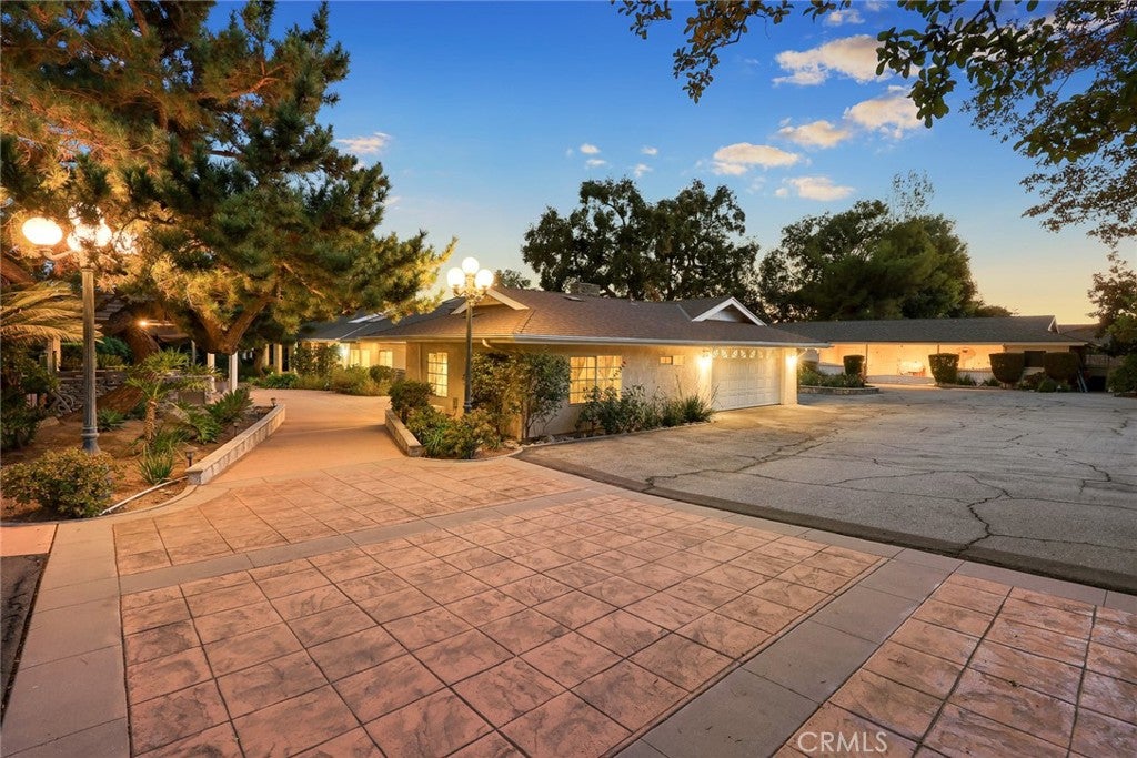 Bradbury, California, 91008, United States, 5 Bedrooms Bedrooms, ,5 BathroomsBathrooms,Residential,Active,1944055