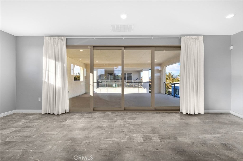 Irvine, California, 92618, United States, 3 Bedrooms Bedrooms, ,3 BathroomsBathrooms,Residential,Active,2006869