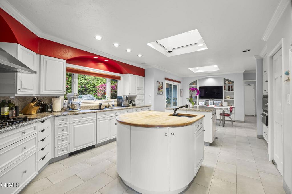 Camarillo, California, 93010, United States, 4 Bedrooms Bedrooms, ,4 BathroomsBathrooms,Residential,Active,1853313