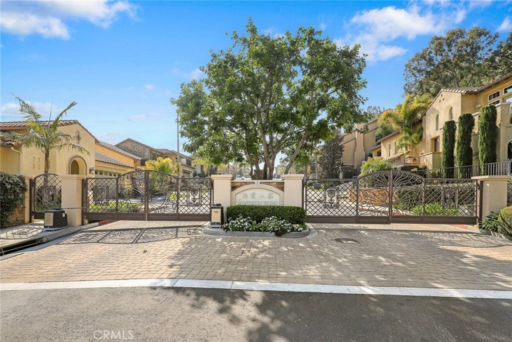 Monterey Park, California, 91754, United States, 5 Bedrooms Bedrooms, ,5 BathroomsBathrooms,Residential,Active,1988440