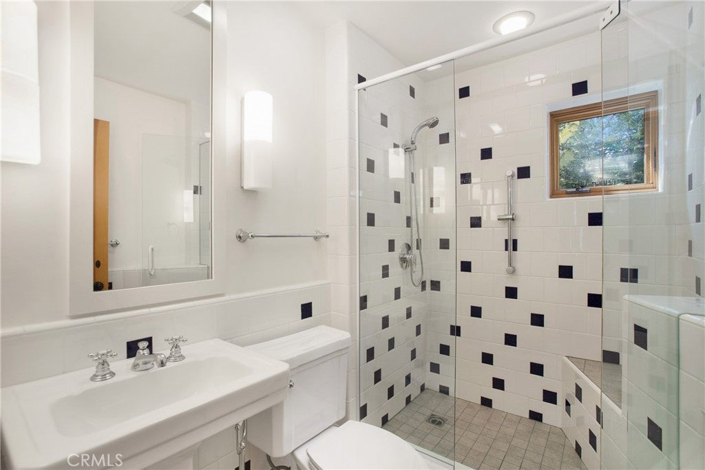 Silverado, California, 92676, United States, 6 Bedrooms Bedrooms, ,9 BathroomsBathrooms,Residential,Active,1926709