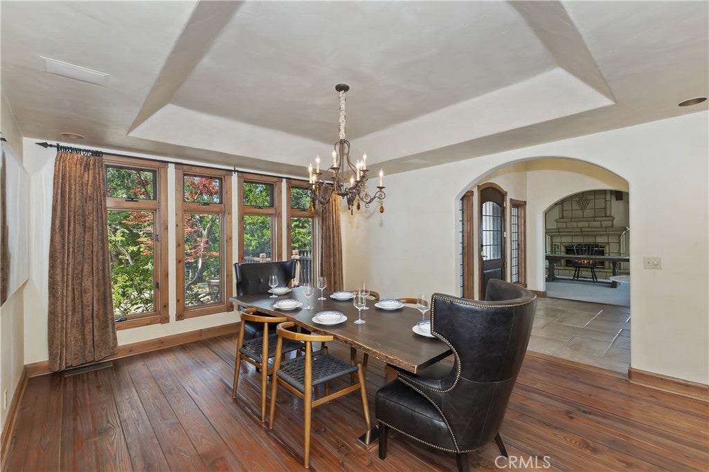 Lake Arrowhead, California, 92352, United States, 4 Bedrooms Bedrooms, ,5 BathroomsBathrooms,Residential,Active,1897983