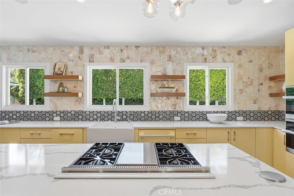 Long Beach, California, 90815, United States, 4 Bedrooms Bedrooms, ,4 BathroomsBathrooms,Residential,Active,1999914