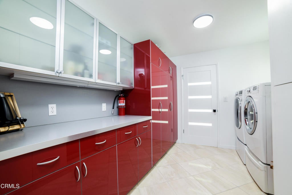 Pasadena, California, 91107, United States, 5 Bedrooms Bedrooms, ,5 BathroomsBathrooms,Residential,Active,1941341