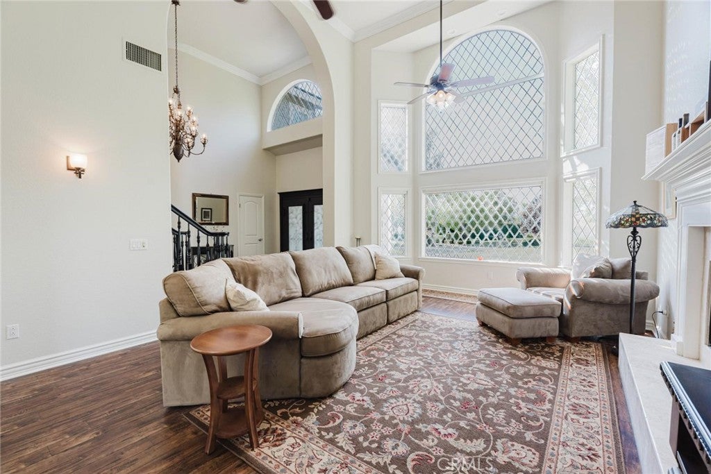 Santa Clarita, California, 91350, United States, 6 Bedrooms Bedrooms, ,5 BathroomsBathrooms,Residential,Active,2006901