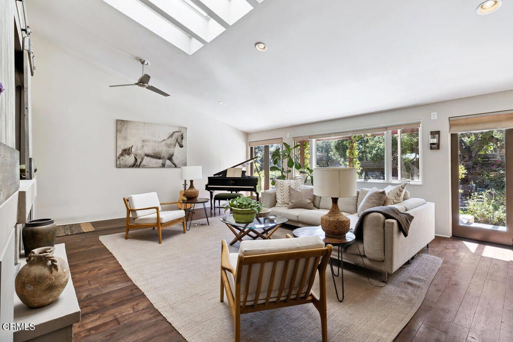 Ojai, California, 93023, United States, 3 Bedrooms Bedrooms, ,3 BathroomsBathrooms,Residential,Active,1920241