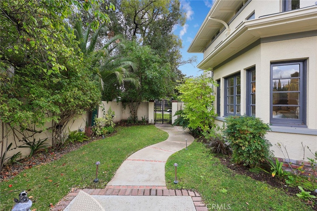 928 S El Molino Ave – image 49