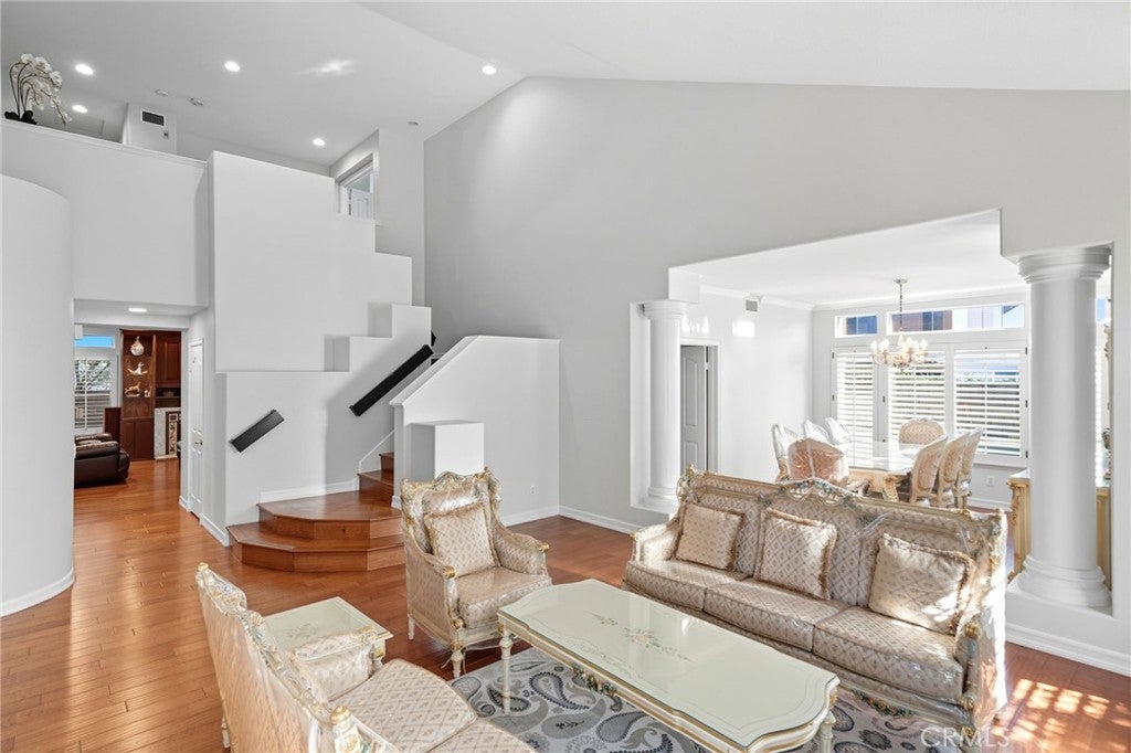 Cypress, California, 90630, United States, 4 Bedrooms Bedrooms, ,4 BathroomsBathrooms,Residential,Active,1945840