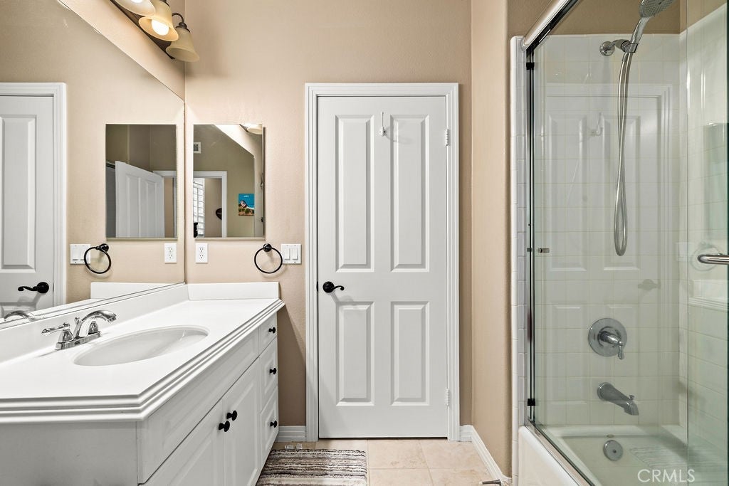 Tustin, California, 92782, United States, 5 Bedrooms Bedrooms, ,4 BathroomsBathrooms,Residential,Active,2010149