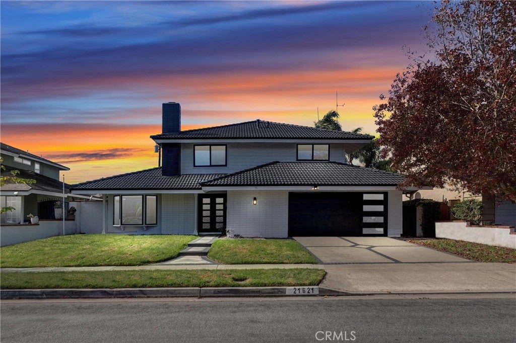 Huntington Beach, California, 92646, United States, 4 Bedrooms Bedrooms, ,3 BathroomsBathrooms,Residential,Active,1998762