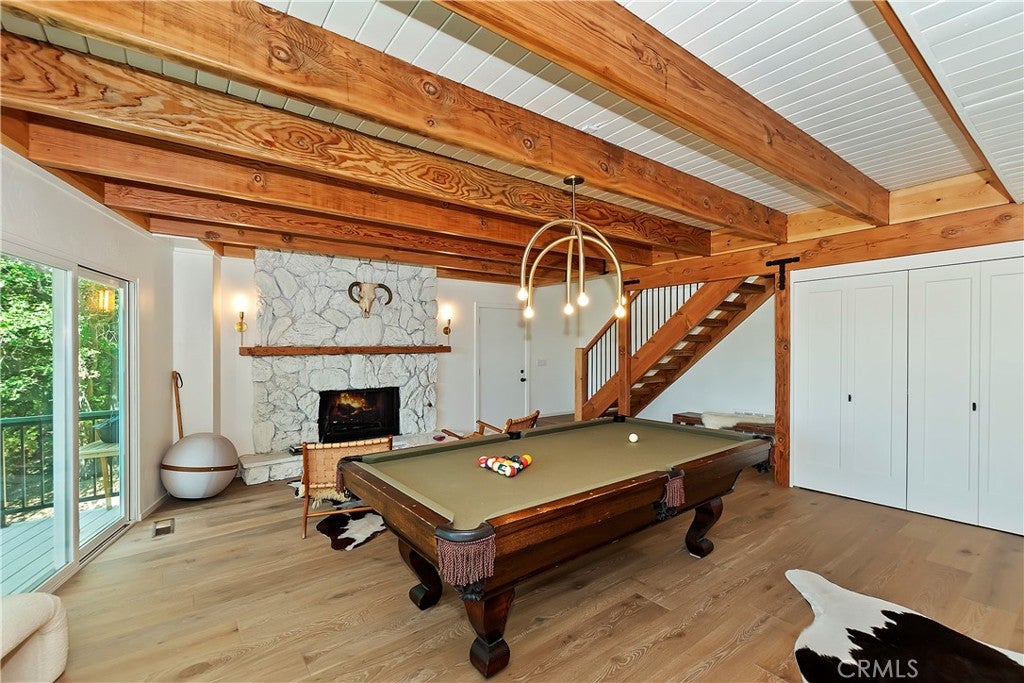 Lake Arrowhead, California, 92352, United States, 4 Bedrooms Bedrooms, ,3 BathroomsBathrooms,Residential,Active,1953250