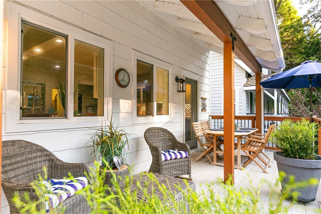 Lake Arrowhead, California, 92352, United States, 2 Bedrooms Bedrooms, ,3 BathroomsBathrooms,Residential,Active,1945074