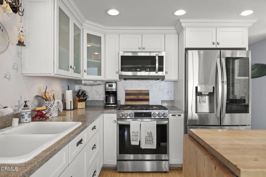Oxnard, California, 93035, United States, 5 Bedrooms Bedrooms, ,3 BathroomsBathrooms,Residential,Active,1933720
