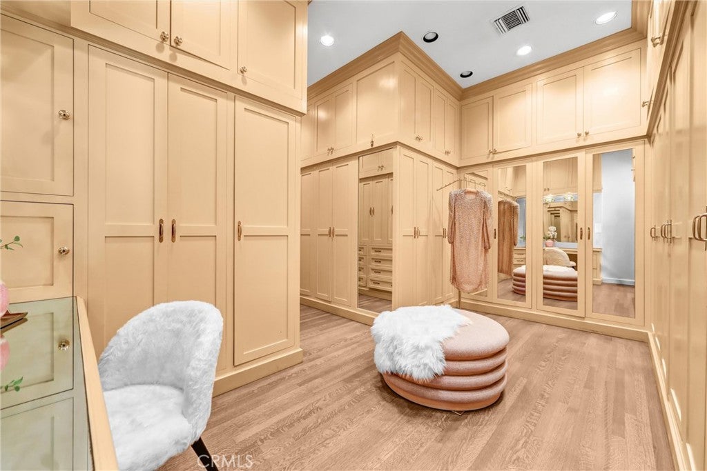 Pasadena, California, 91106, United States, 8 Bedrooms Bedrooms, ,10 BathroomsBathrooms,Residential,Active,1996260