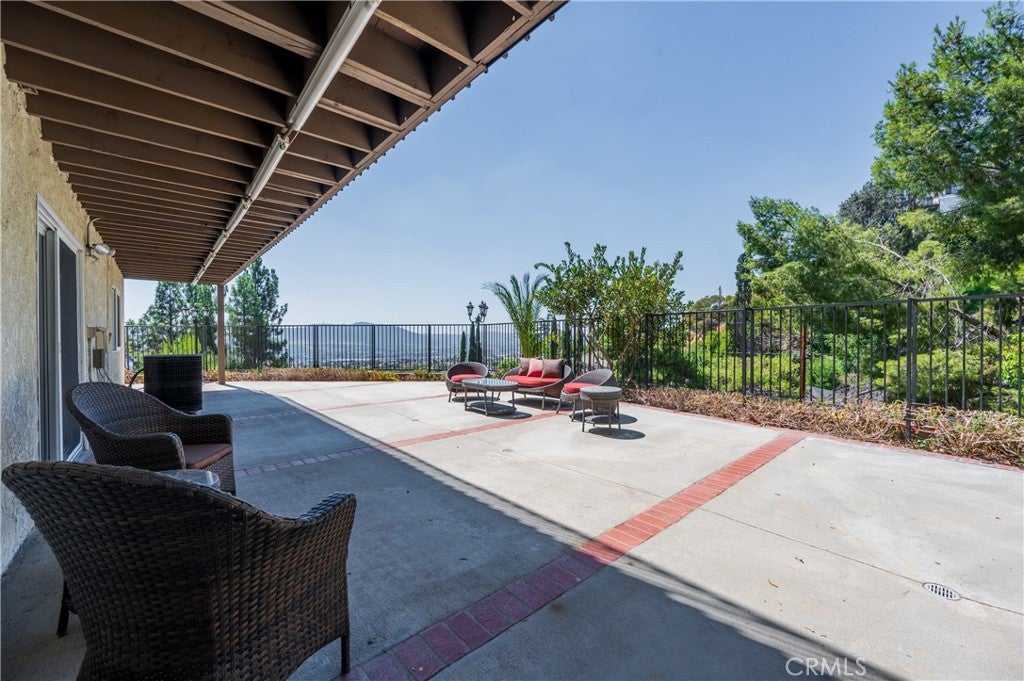 Burbank, California, 91501, United States, 5 Bedrooms Bedrooms, ,5 BathroomsBathrooms,Residential,Active,1943797