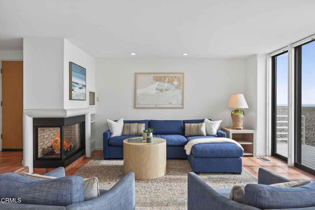 Oxnard, California, 93035, United States, 3 Bedrooms Bedrooms, ,3 BathroomsBathrooms,Residential,Active,1951816