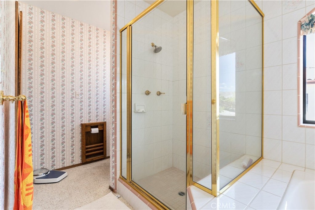 Paso Robles, California, 93446, United States, 3 Bedrooms Bedrooms, ,3 BathroomsBathrooms,Residential,Active,1954021