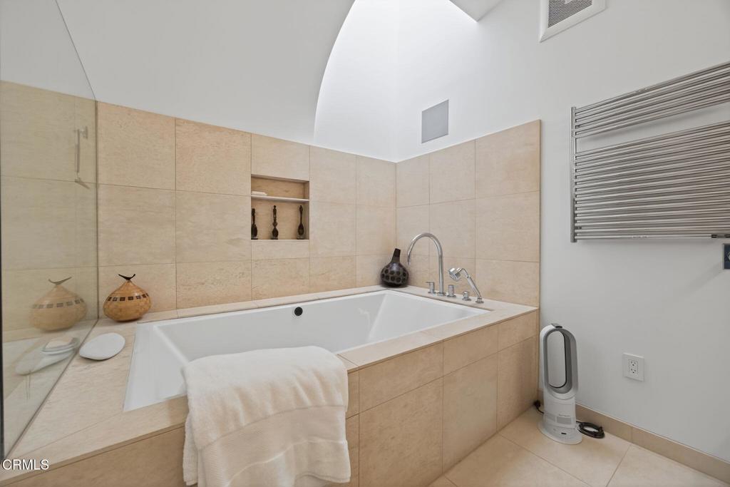 Oxnard, California, 93035, United States, 4 Bedrooms Bedrooms, ,5 BathroomsBathrooms,Residential,Active,1904736