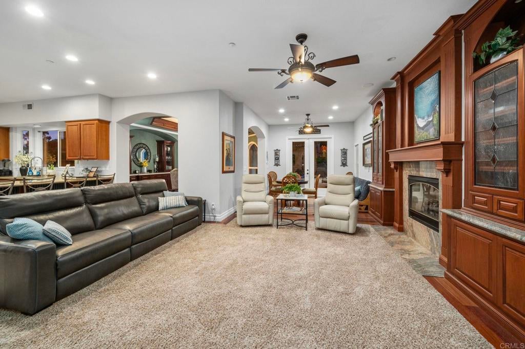 Escondido, California, 92025, United States, 5 Bedrooms Bedrooms, ,4 BathroomsBathrooms,Residential,Active,1969680