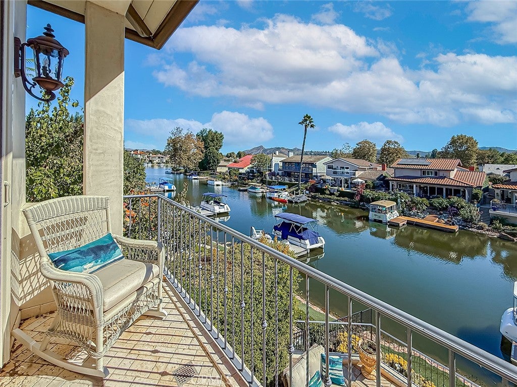 Westlake Village, California, 91361, United States, 3 Bedrooms Bedrooms, ,4 BathroomsBathrooms,Residential,Active,1985851