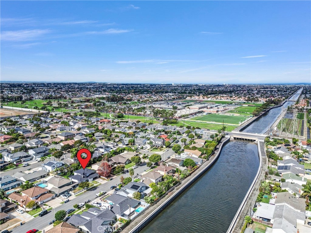 Huntington Beach, California, 92646, United States, 4 Bedrooms Bedrooms, ,3 BathroomsBathrooms,Residential,Active,1998762