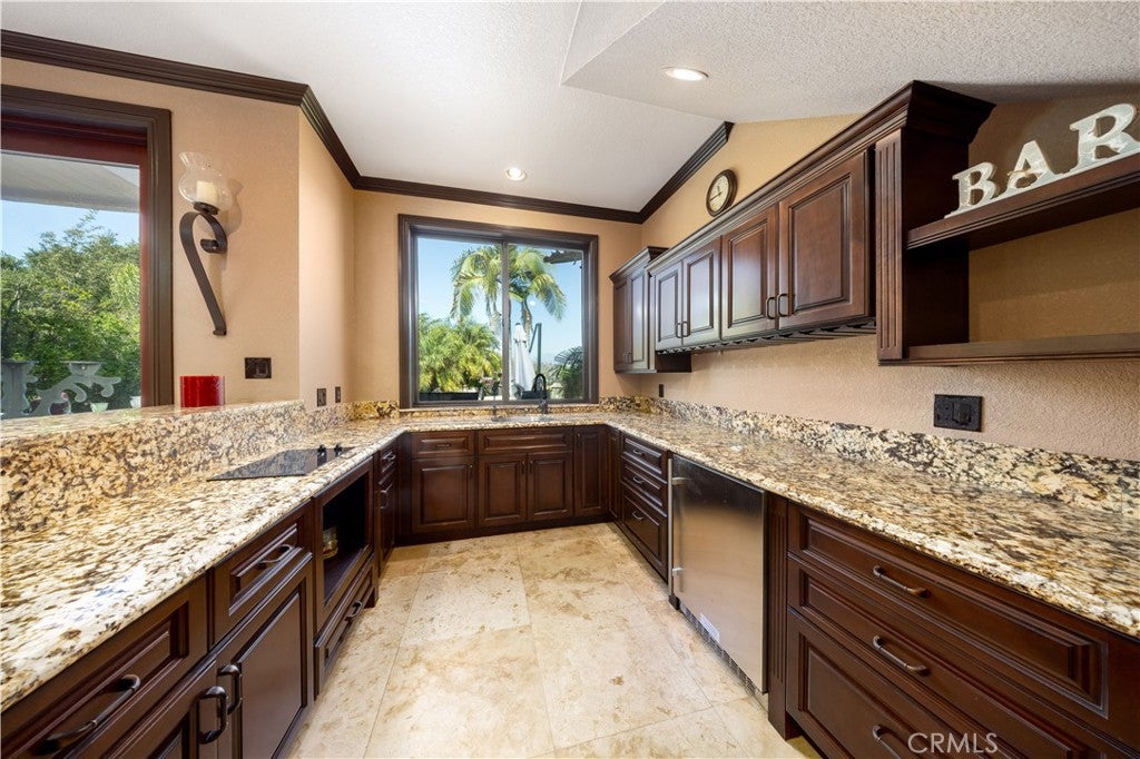 Pomona, California, 91766, United States, 5 Bedrooms Bedrooms, ,5 BathroomsBathrooms,Residential,Active,1989773