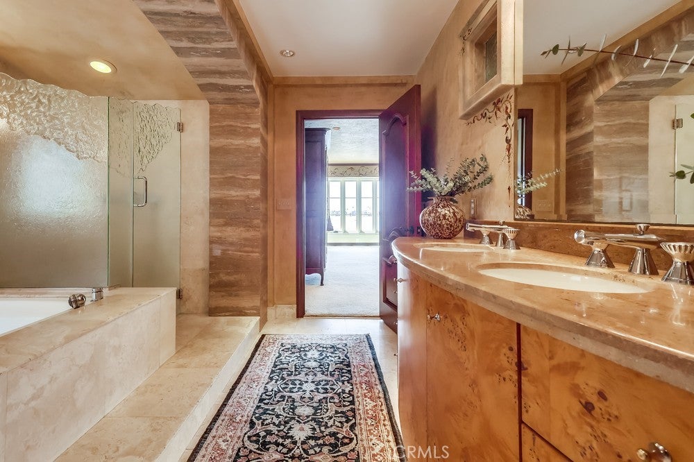 Long Beach, California, 90803, United States, 4 Bedrooms Bedrooms, ,4 BathroomsBathrooms,Residential,Active,1903219