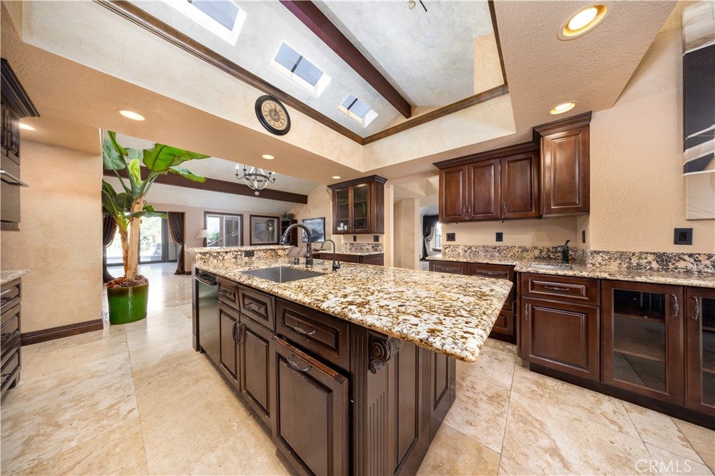 Pomona, California, 91766, United States, 5 Bedrooms Bedrooms, ,5 BathroomsBathrooms,Residential,Active,1989773