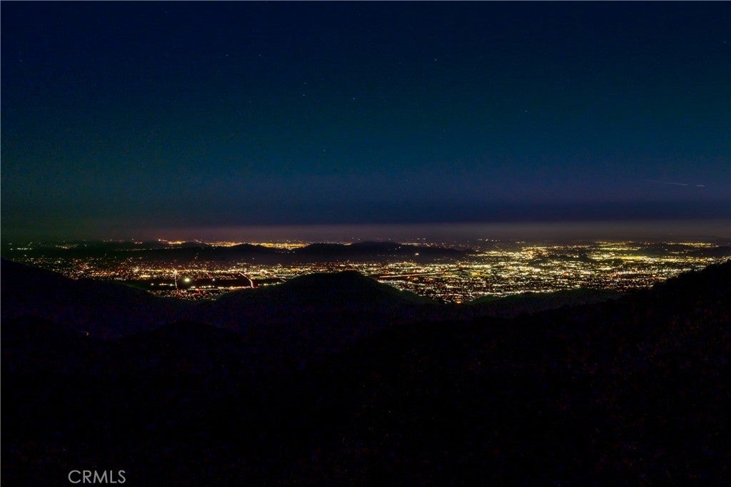 Lake Arrowhead, California, 92352, United States, 2 Bedrooms Bedrooms, ,3 BathroomsBathrooms,Residential,Active,1988419