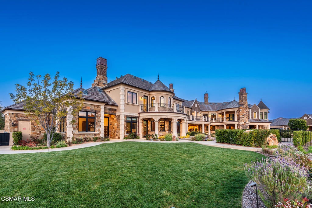 Thousand Oaks, California, 91361, United States, 7 Bedrooms Bedrooms, ,13 BathroomsBathrooms,Residential,Active,1748234